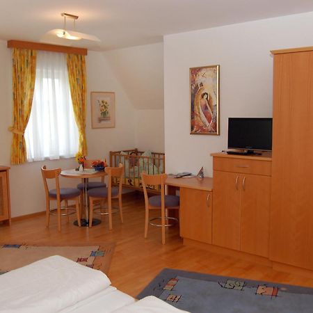 Pension Zur Post Apartment Bad Blumau Phòng bức ảnh