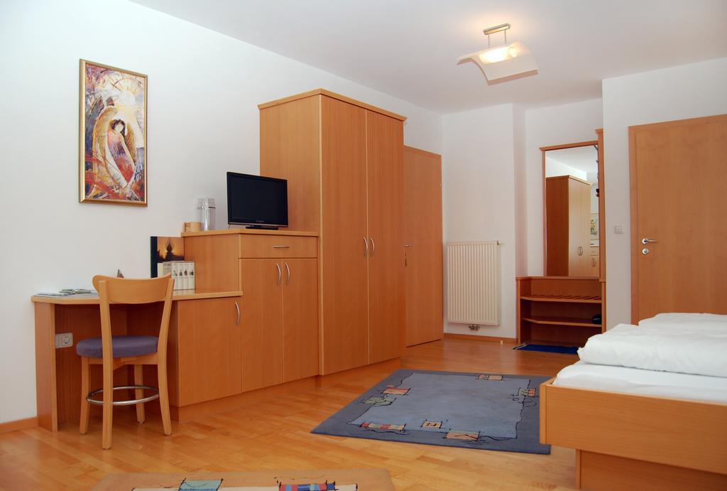 Pension Zur Post Apartment Bad Blumau Phòng bức ảnh